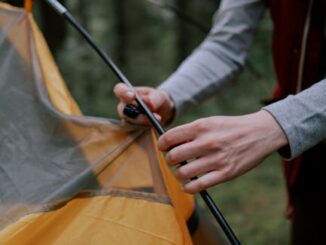 Trek-Tent : Le Bâton De Randonnée Qui Se Transforme En Tente En 60 Secondes